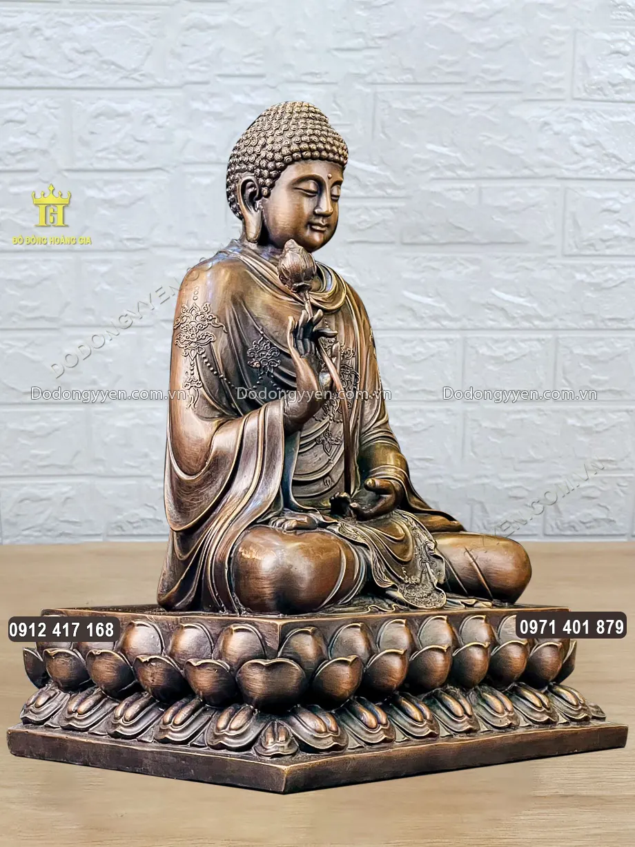 Từng họa tiết hoa văn tr&ecirc;n vật phẩm được chạm khắc sắc n&eacute;t